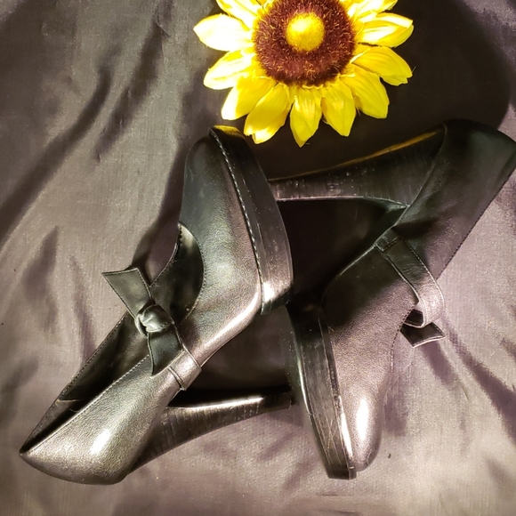 BCBG Black Leather Mary Janes Platforms - Picture 5 of 6